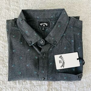 NWT Billabong Casual Button Down Size Medium
